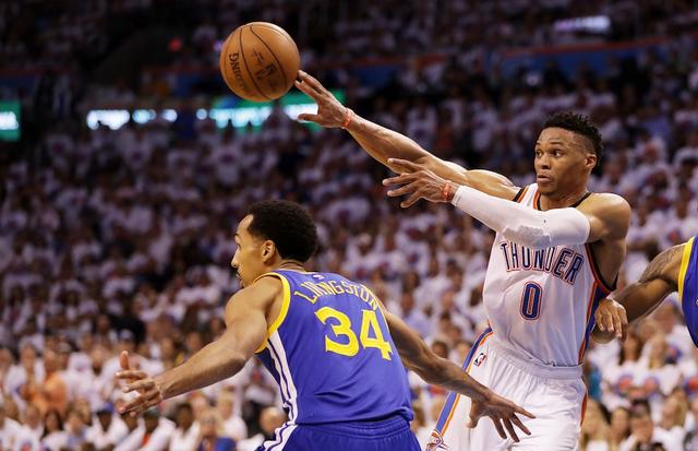 投手前两球 投手前两球