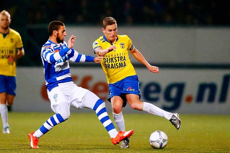 通过长传 通过长传